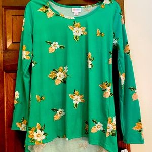 Lularoe Lynnae tee